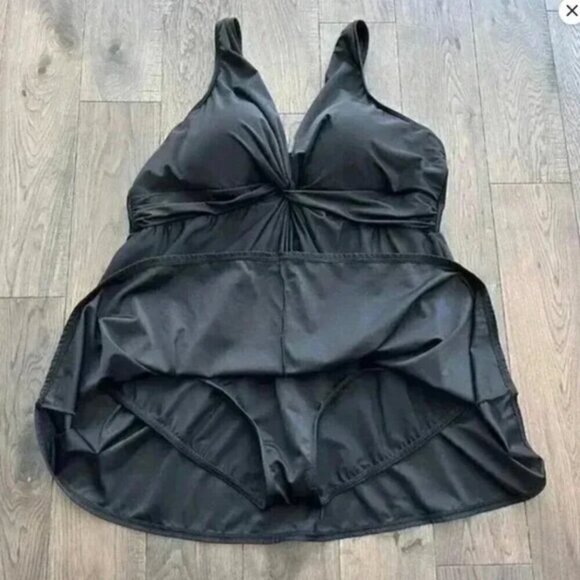 Miraclesuit Plus Size 24W Marais One-Piece Swimdress Black Slimming Resortwear - Picture 5 of 11